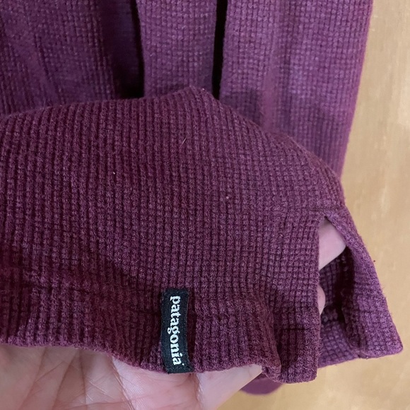 #48- PATAGONIA- burgundy waffle knit hooded long sleeve - Picture 4 of 5